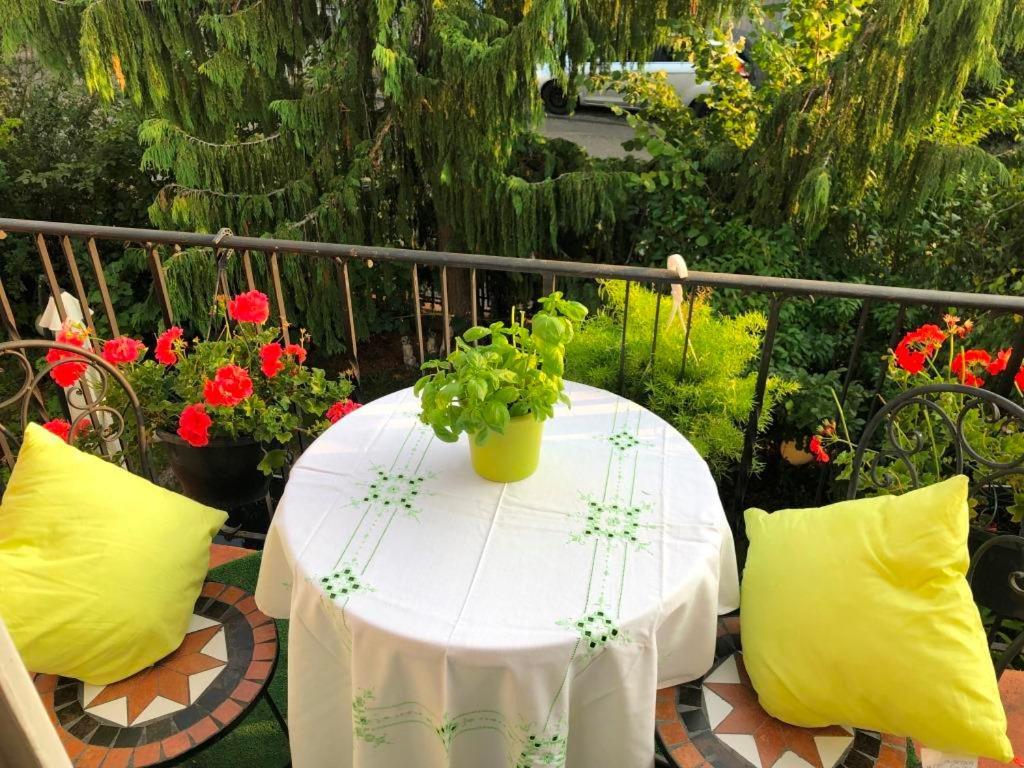 Pension Mit Herz Und Garten Ditzingen Exterior photo
